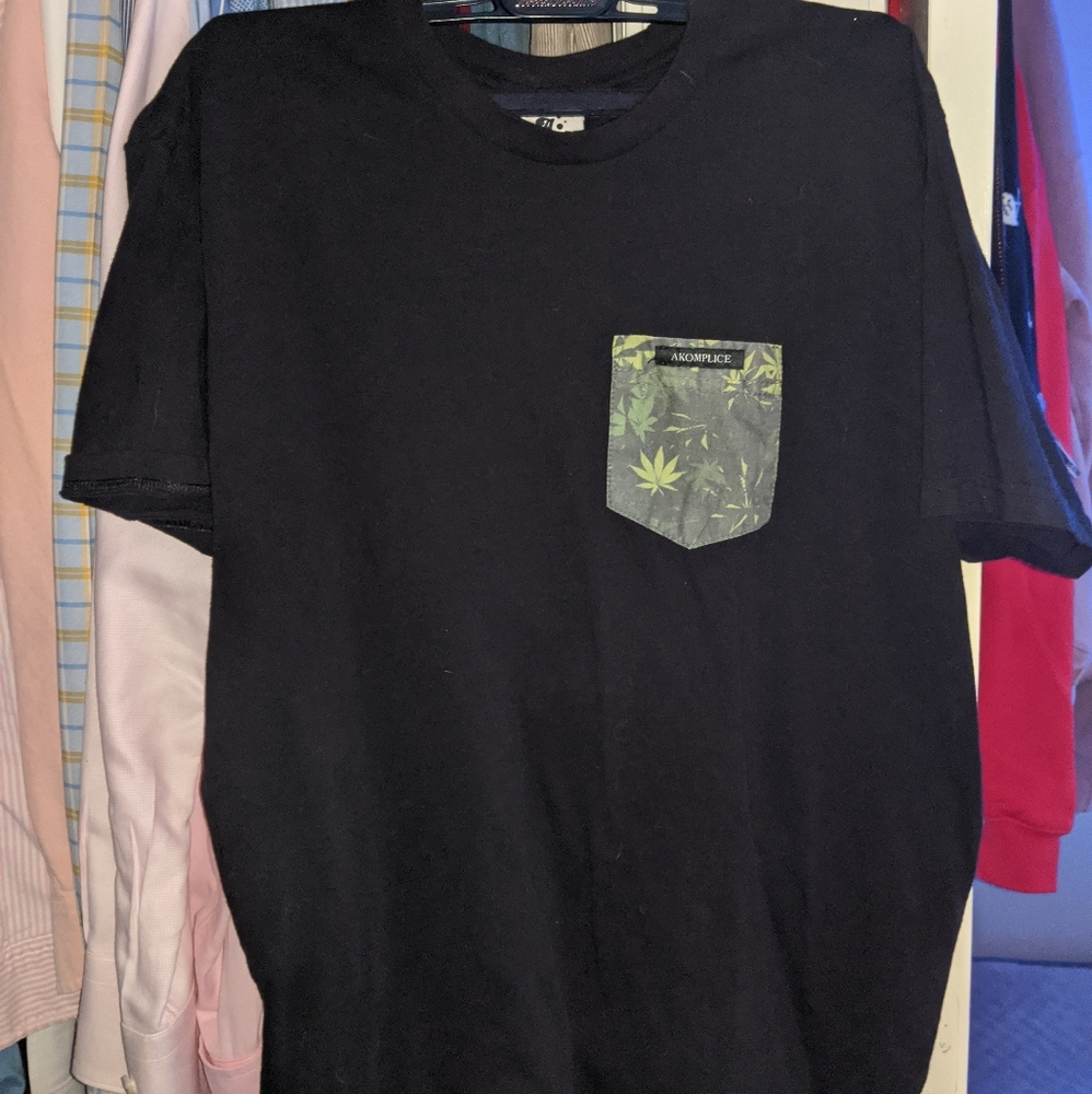 Akomplice Weed Camo Pocket Tee (Large)